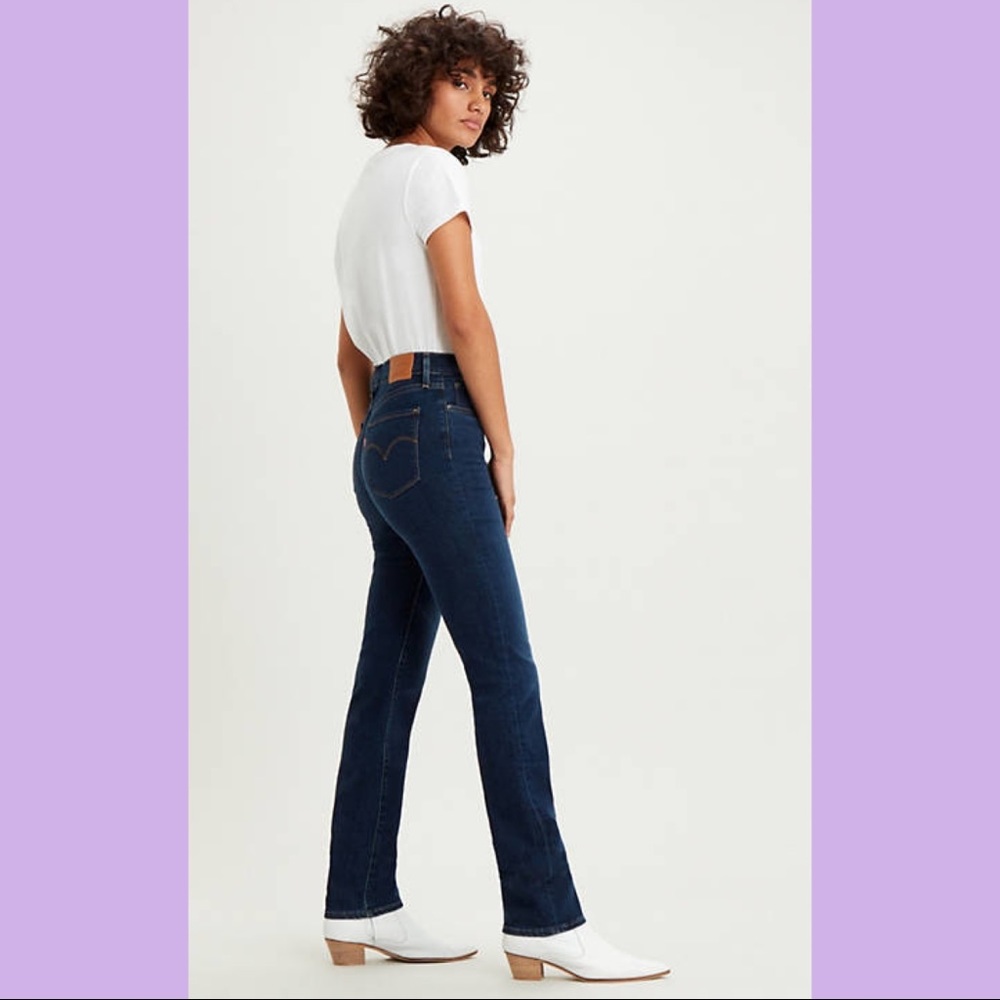SEE NEW LISTING - NWT Levis 724 High-Rise Straight Jeans 27x30 - Picture 2 of 11